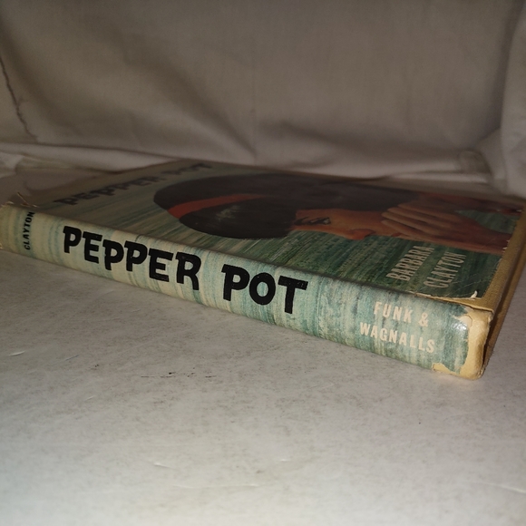 Pepper Pot by BARBARA CLAYTON - 1965 HCDJ First Edition Vintage Used - Picture 3 of 9